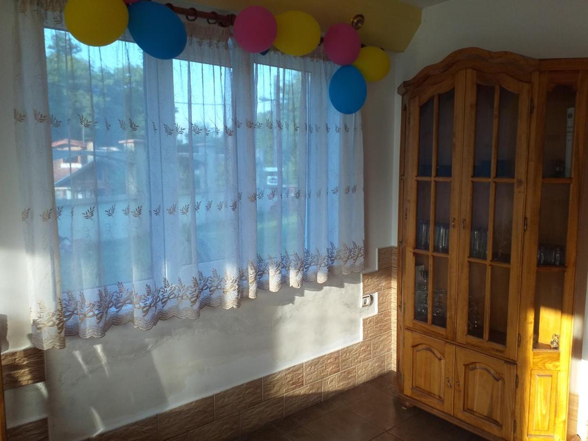Vacation Home Yoanna Trjawna Exterior foto