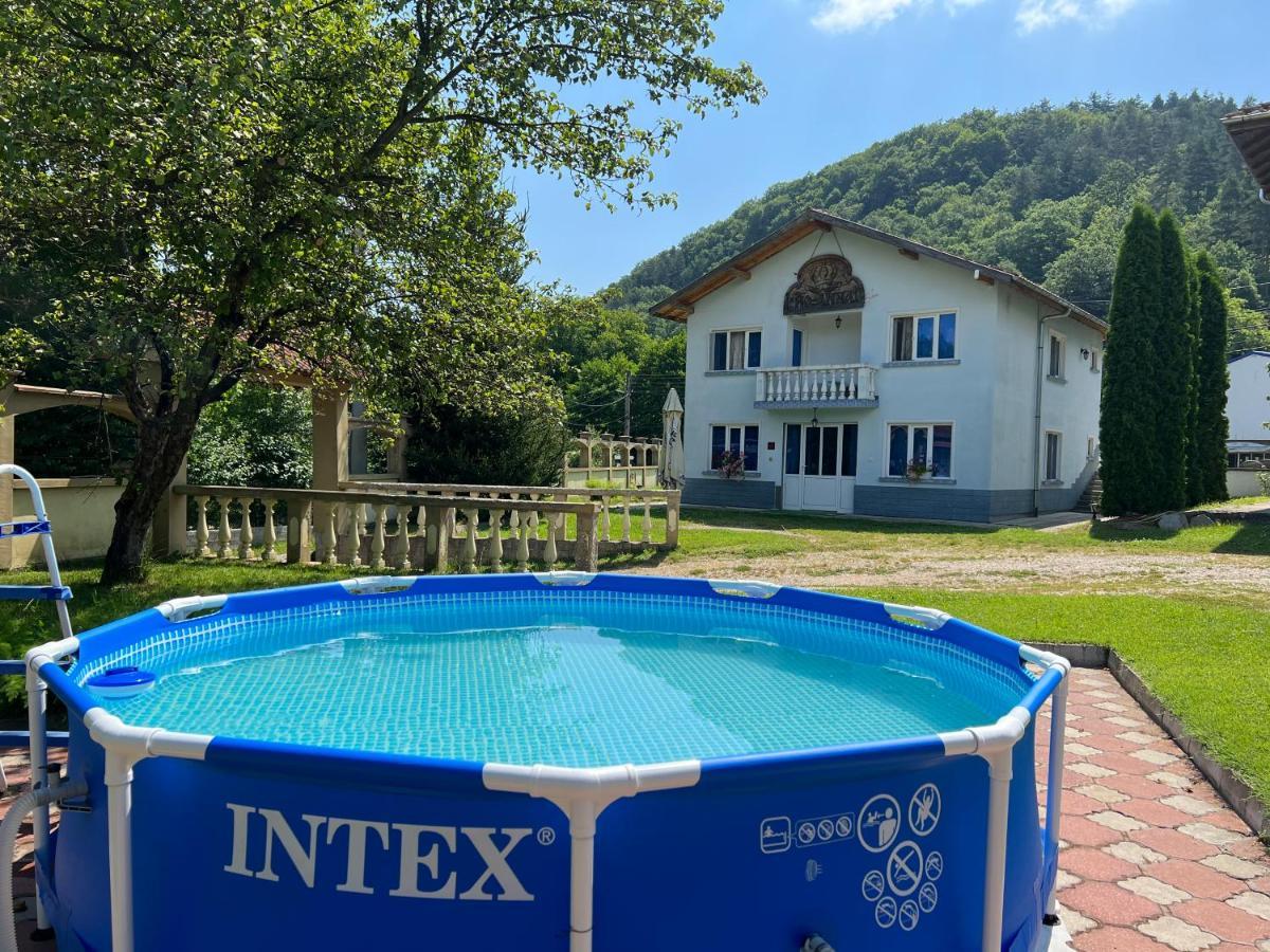 Vacation Home Yoanna Trjawna Exterior foto